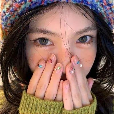 腼腆英雄
